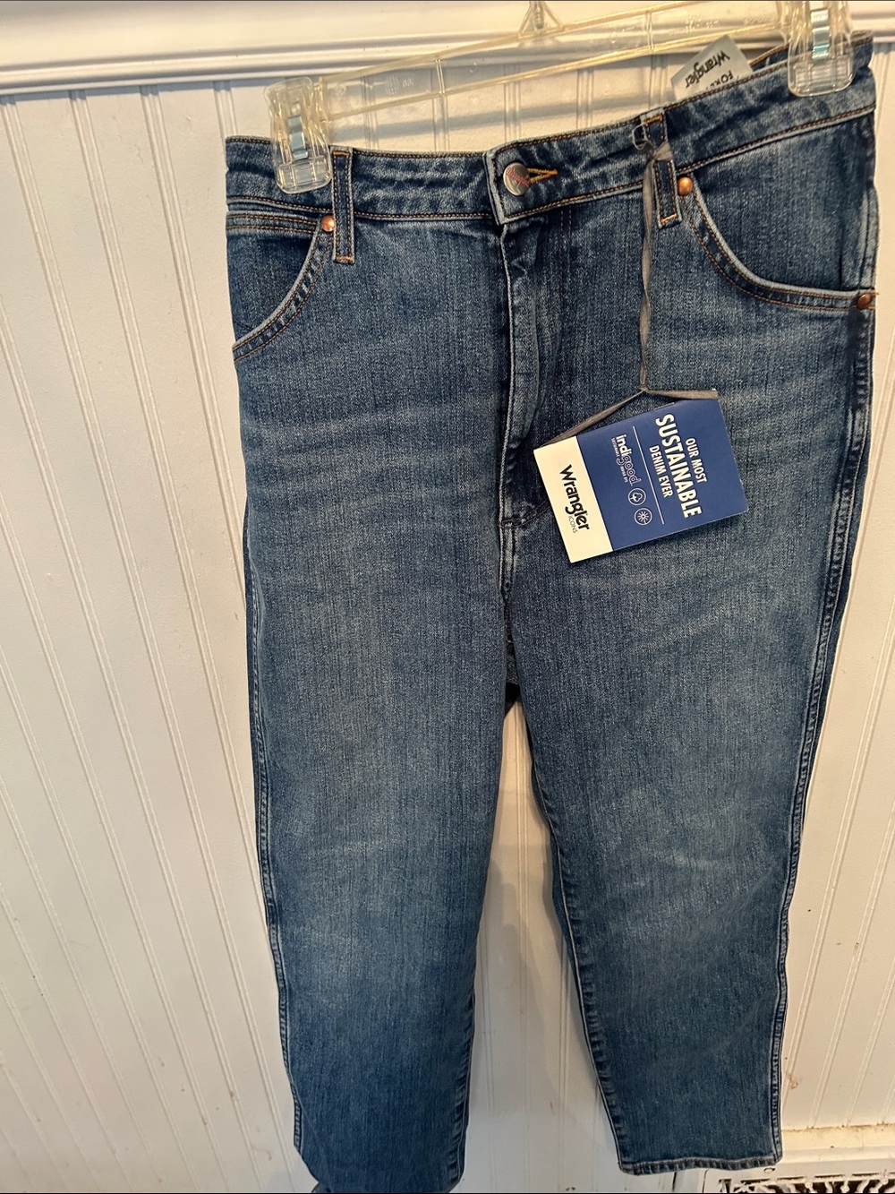 Wrangler Slim Straight Mid-Blue Jeans